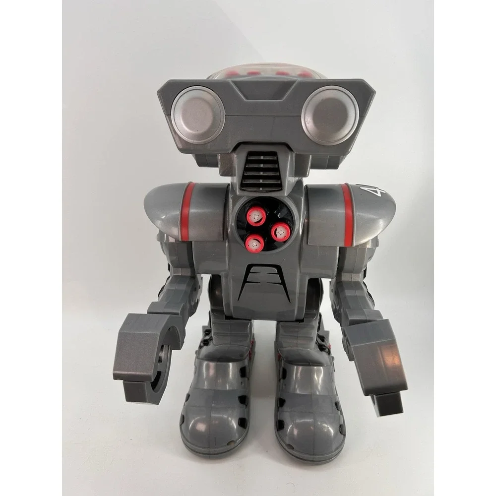 Vintage Toymax R.A.D. 4.0 Radio Controlled Robot Voice Command RAD W/ Remote